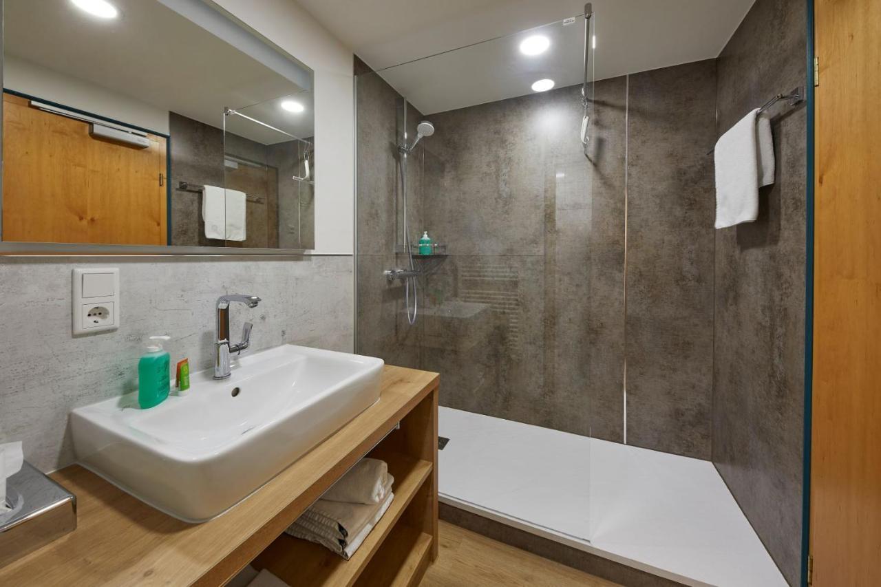 Hotel & Ferienappartements Edelweiss Willingen  Exteriör bild