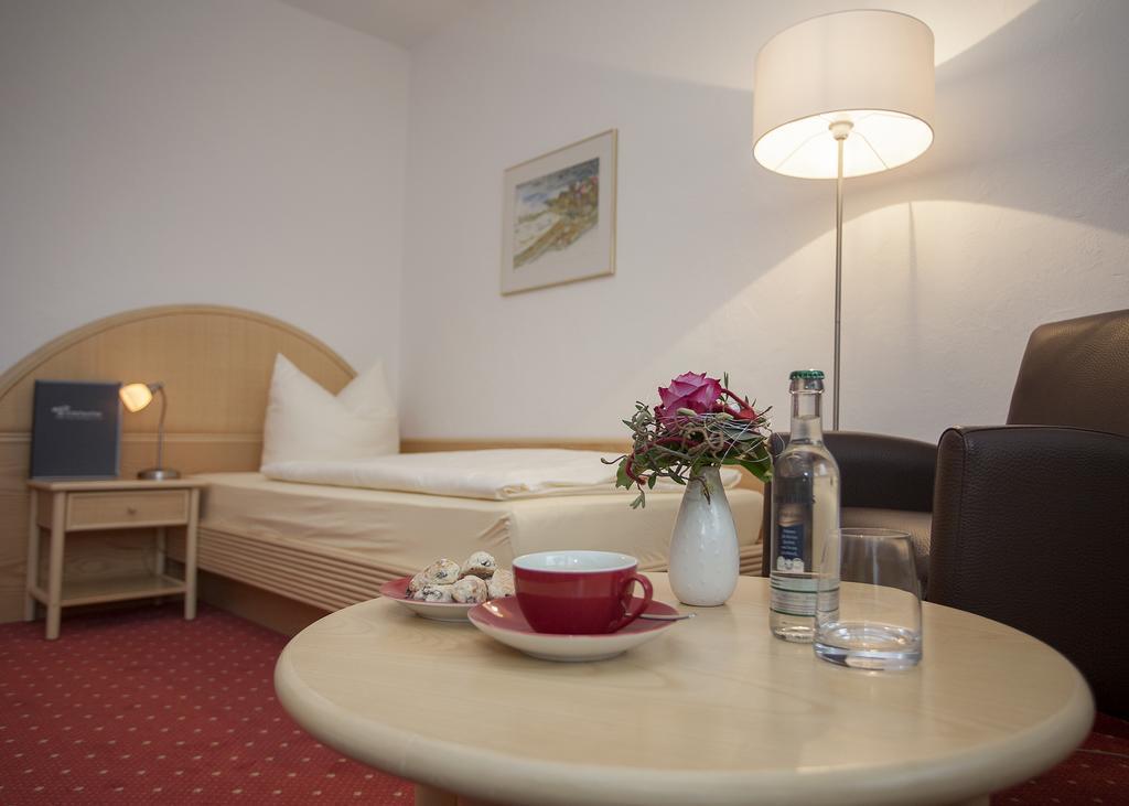 Hotel & Ferienappartements Edelweiss Willingen  Exteriör bild