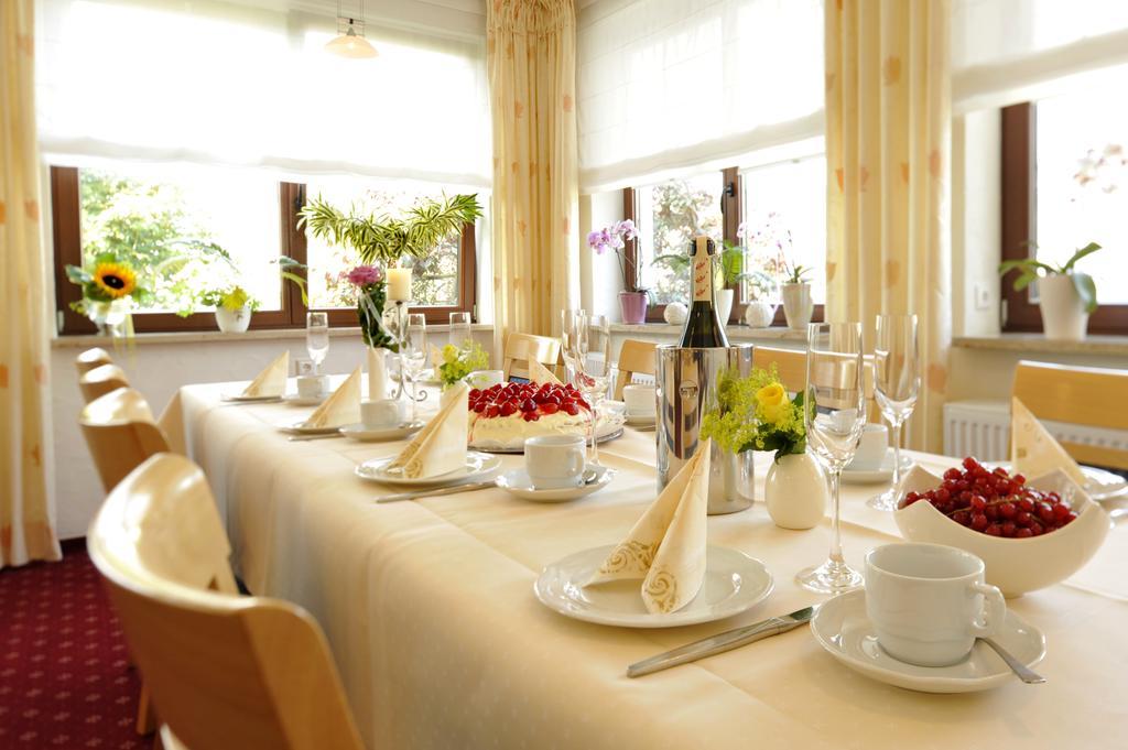 Hotel & Ferienappartements Edelweiss Willingen  Exteriör bild