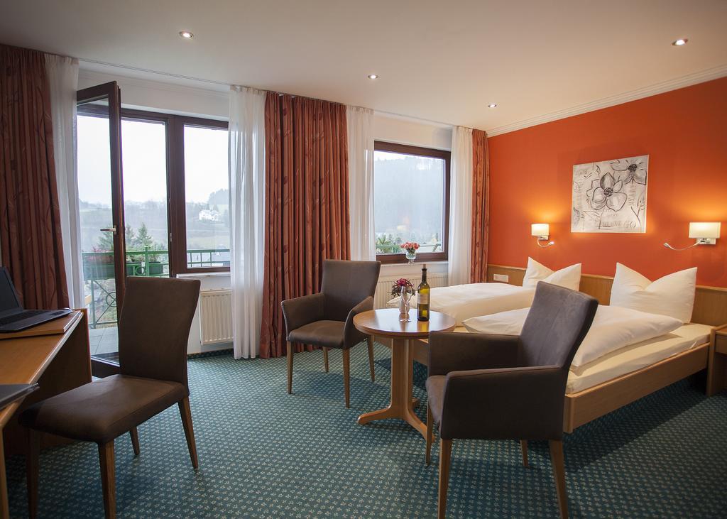 Hotel & Ferienappartements Edelweiss Willingen  Exteriör bild