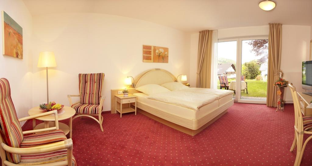 Hotel & Ferienappartements Edelweiss Willingen  Exteriör bild