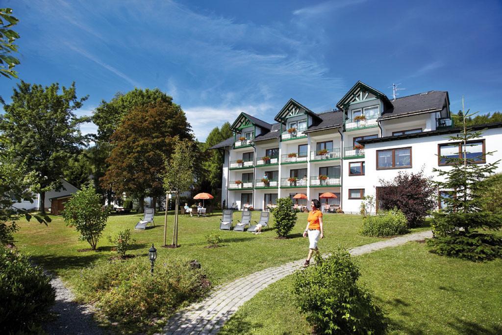 Hotel & Ferienappartements Edelweiss Willingen  Exteriör bild
