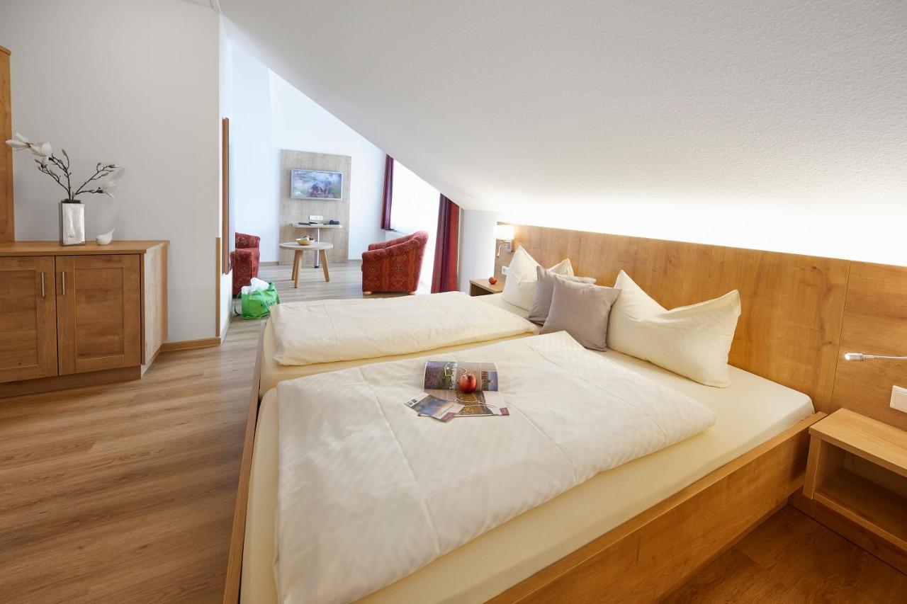 Hotel & Ferienappartements Edelweiss Willingen  Exteriör bild